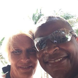 Meet your Posher, Ronni